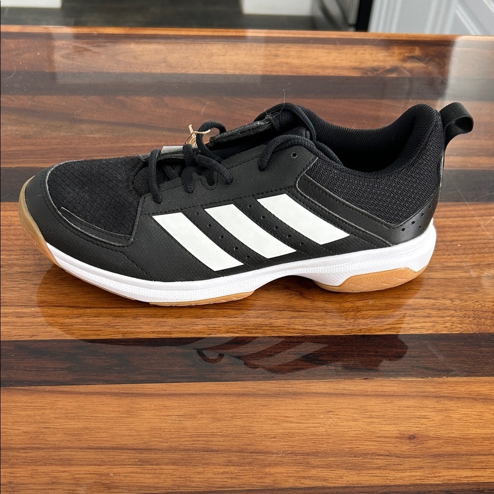 Adidas women’s Black and White Sneakers with Gum Sole - Picture 4 of 5